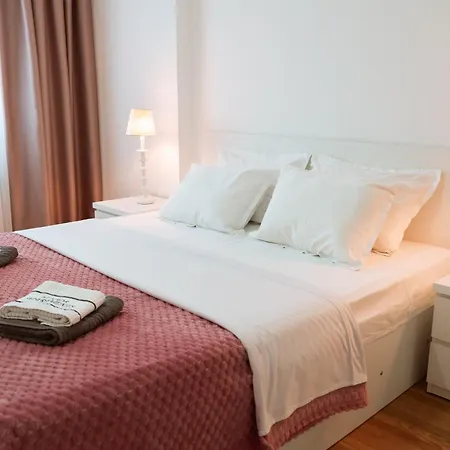 Family Heaven - Premium Stay! * Скопье